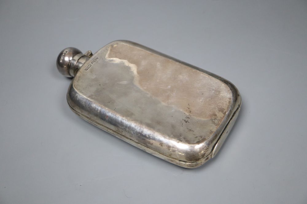 A late Victorian silver hip flask, James Dixon & Sons, Sheffield, 1895, 17cm, 5.5 oz.